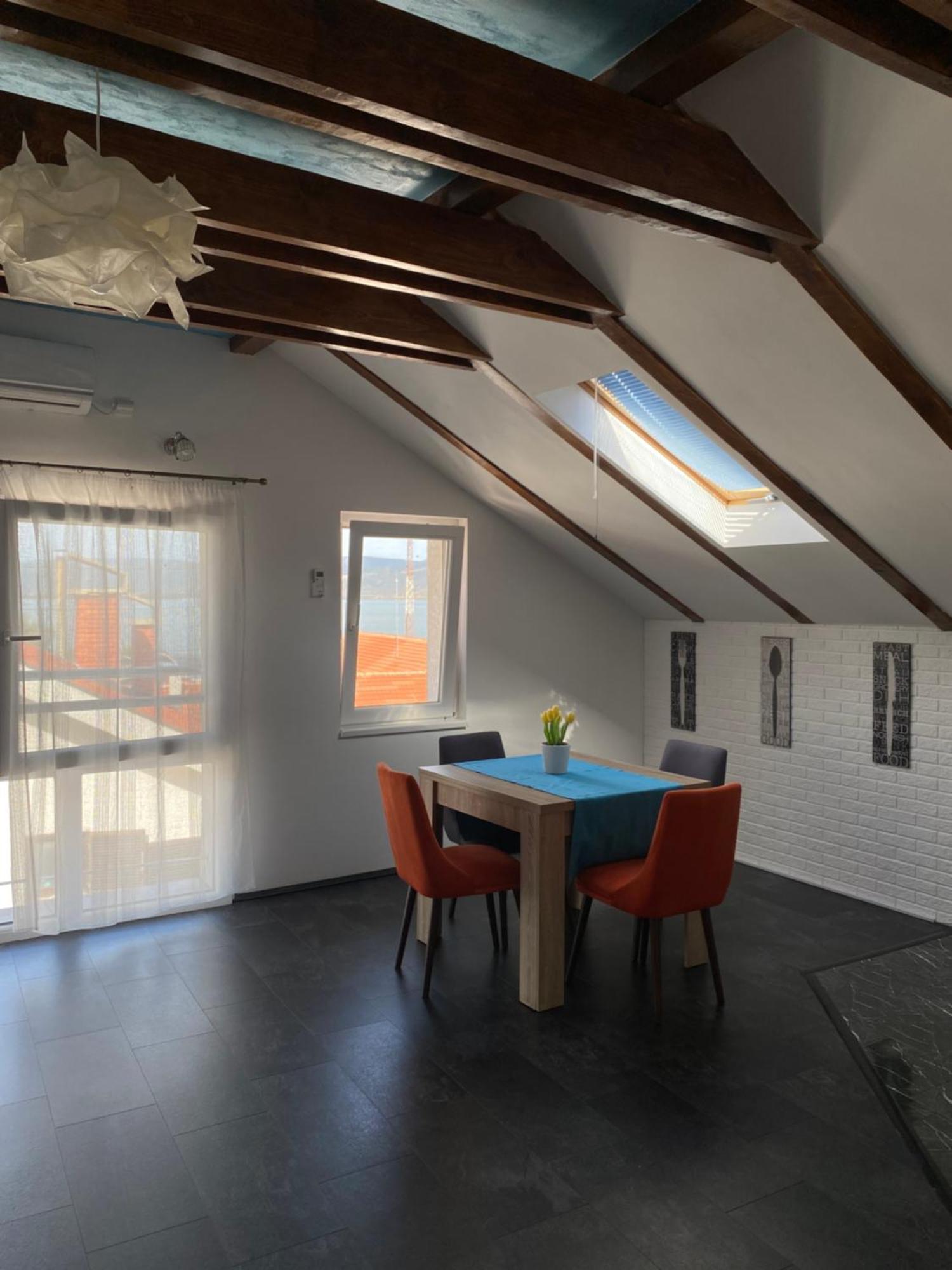 Apartment No10