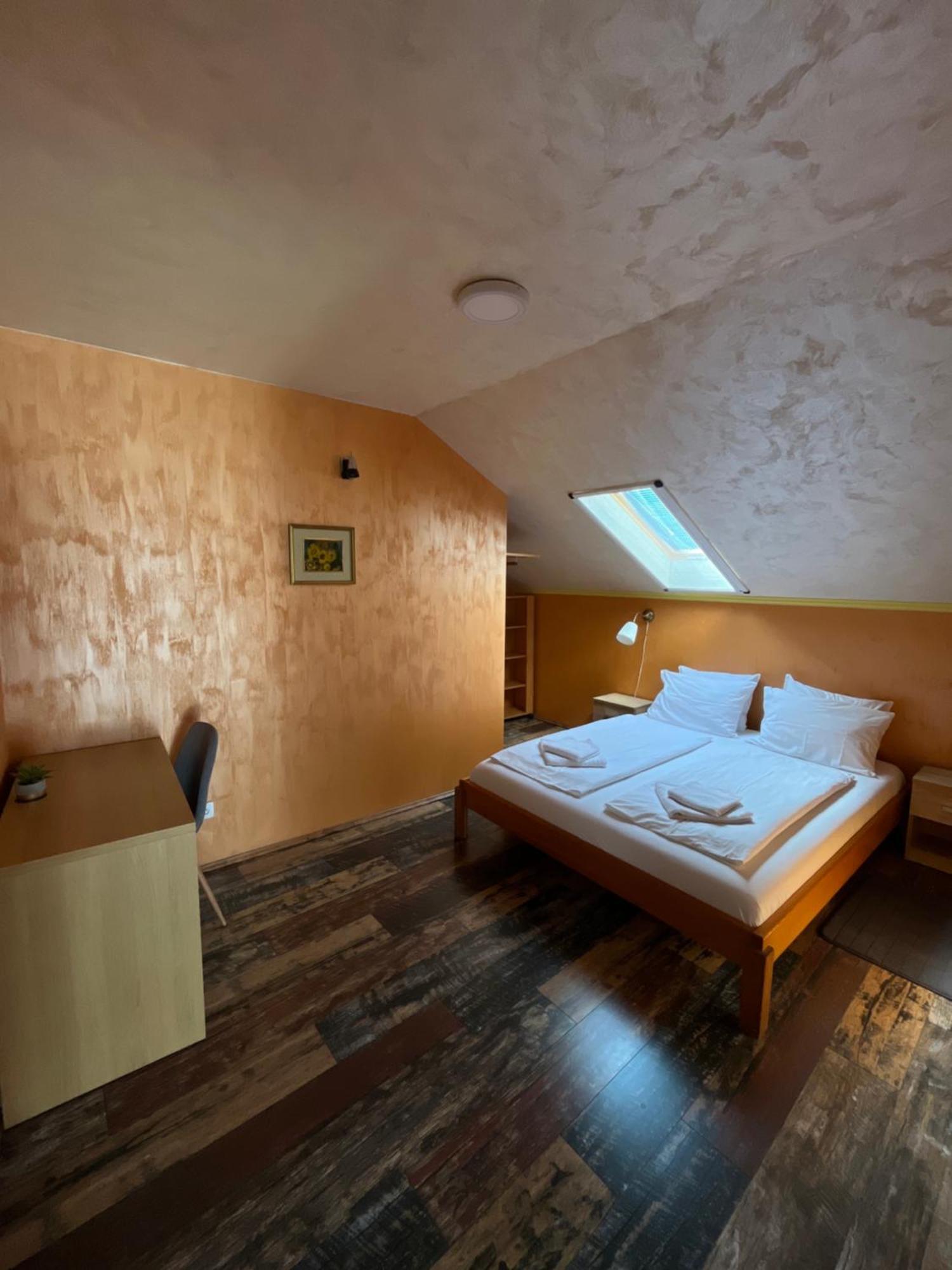 Apartment No10 *