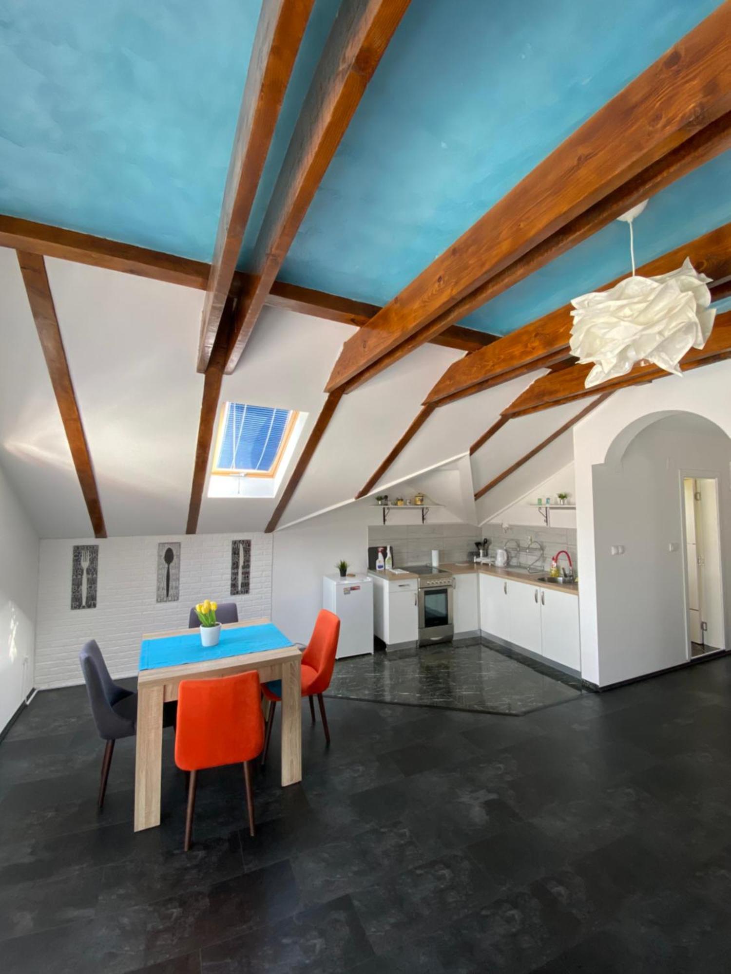 Apartment No10 *